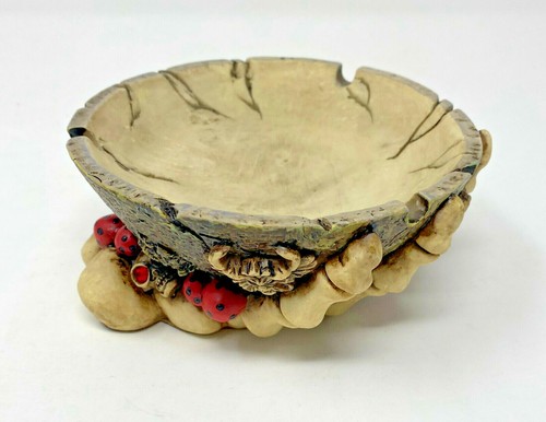 Aschenbecher mit skelett - mit, hand