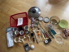 Hauspaket 50 tl. Besteck Box Schalen Tassen Messlöffel 4x Taschenrechner Divers