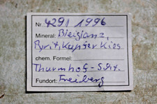 Bleiglanz u. a. Mineralien, Freiberg, 880 g, 9 cm (11-429)