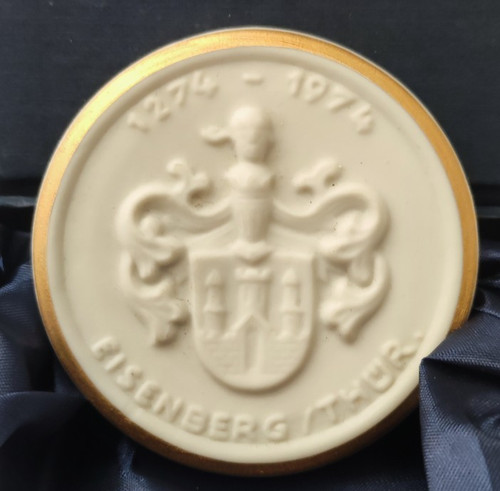 Weiße porzellan medaille mit - weiße,