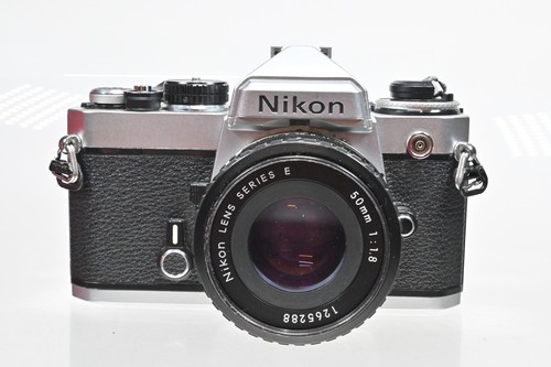 Nikon serie - &,