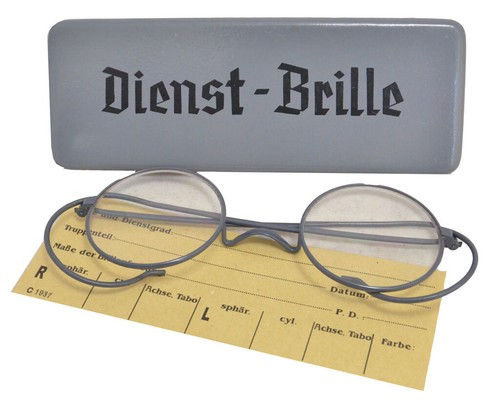 Deutsche dienstbrille mit - deutsche,