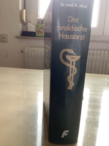 Der praktische hausarzt - hausarzt, dr