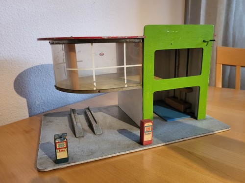 Modellauto-Garage/Tankstelle/W