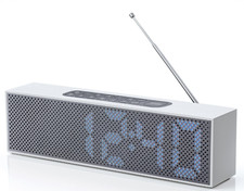 Lexon Titanium Uhrenradio Aluminium mit blauer LCD Anzeige Designklassiker