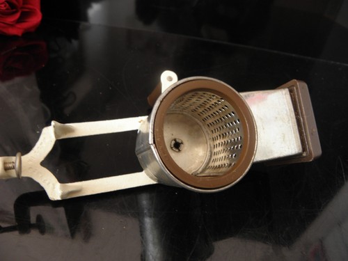 Kleine alte nussmühle - kleine,