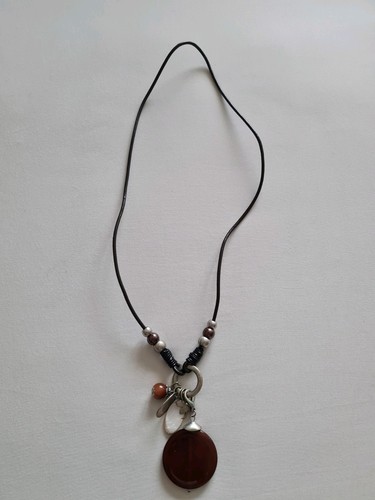 Lange kette mit braunem - kette,