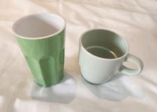 2 grüne Becher (Marken: Eurohome und DAY)