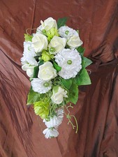 B2. Exclusiver Brautstrauß Strauß Rosen Perlen Hochzeit Werfstrauß
