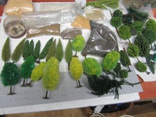 Großes Konvolut Bäume und div. Sreumaterialien,  Material zur Geländegestaltung