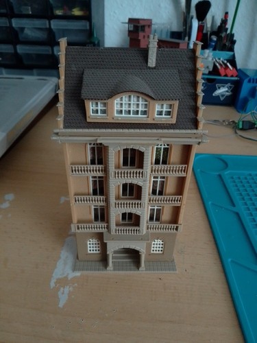 Stadthaus spur - stadthaus, n