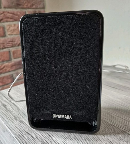 Yamaha front surround box - front,