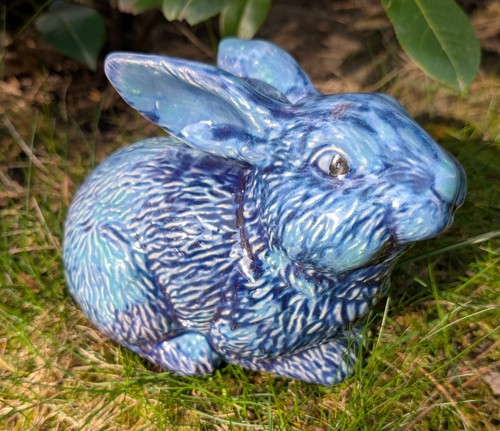Hase liegt keramik - liegt,