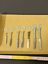 Große Schrauben inklusive Dübel und Unterlegscheiben gut erhalten