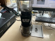 Melitta Edelstahl Espresso Kaffeemühle Modell Calibra mit Kegelmahlwerk und LCD