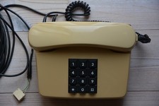 Altes Telefon mit Tasten POST FeTAp 751-1 BP Beige Retro Vintage