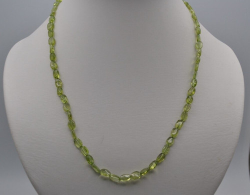 Peridot oval glatt geschliffen - glatt,