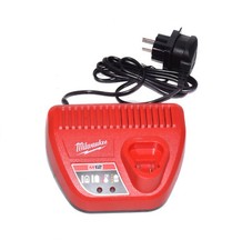 A16 Milwaukee M12- C12C Ladegerät 12V Li-Ion Akkus (4932352000)