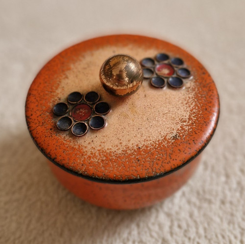 Vintage emaille dose mit - vintage,
