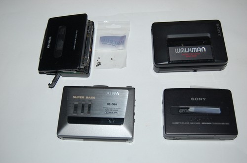 Aiwa und sony walkmans - und,