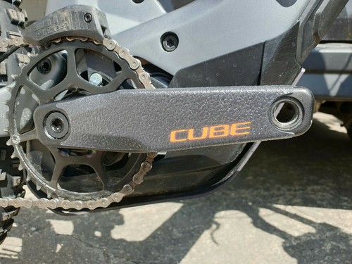 Cube stereo hybrid - stereo, acid