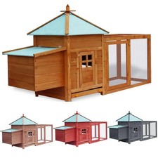 Hühnervoliere mit Legenest