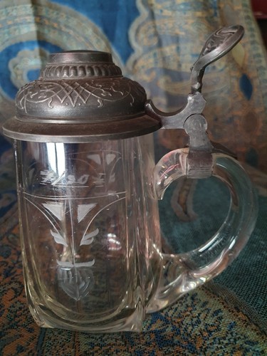 Bierkrug aus glas mit - glas,