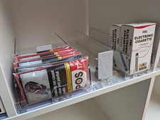 POS Tuning Zigaretten E Zigaretten Drehtabak für 16 Sorten Regal Präsentation