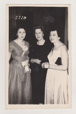 Drei hübsche junge Frauen