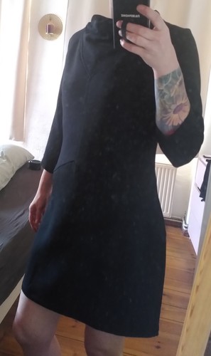 Schwarzes kleid von skunkfunk - schwarzes,