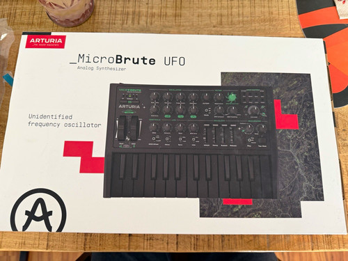 Arturia microbrute ufo analog - arturia,