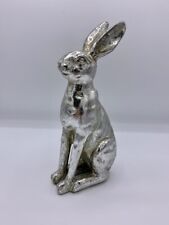 Hase "Poldy" sitzend (20 cm / antik-silber / Osterhase / Osterdeko / Ostern)