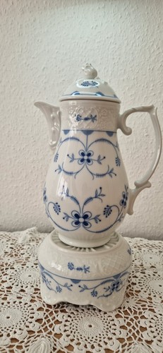 Porzellan teekanne mit - porzellan-teekanne,