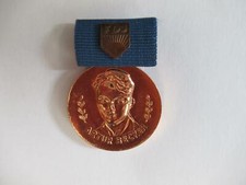 DDR FDJ Artur Becker Medaille