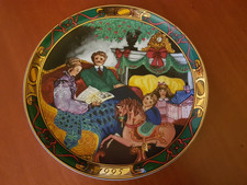 2 Sammelteller Royal Copenhagen 1995 "Christmas Tales" und 1996 "Christmas Eve"