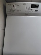 Es Ist Eine AEG Waschmaschine Farbe Weiß Und Sie Ist Ein Jahr Alt.