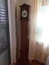 Standuhr zum Aufziehen. Schlüssel fehlt