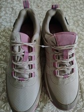 Schöne Damen Turnschuhe von Adventuridge 