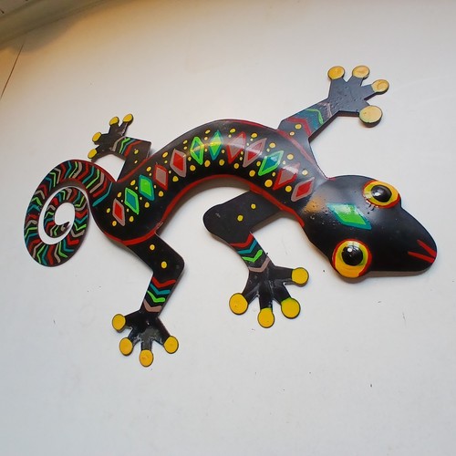 Salamander aus metall - salamander,
