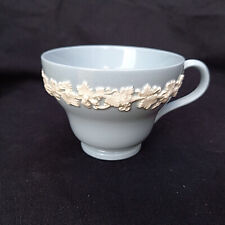 Wedgwood Creme Farbe Auf