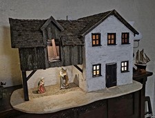 Große Weihnachtskrippe mit