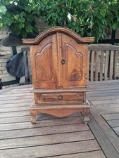 Englischer Miniatur Schrank