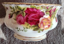 (9) Old Country Roses, Royal