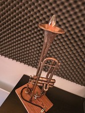 Trompeten-Lampe aus alter Trompete – handgefertigtes Unikat mit warmem Licht