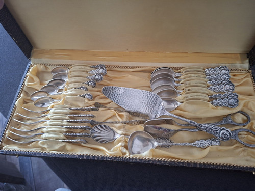 Versilbertes besteckset mit - versilbertes,
