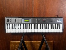Korg X5D MUSIC SYNTHESIZER