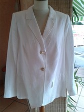 Hosenanzug aus weißem Leinen