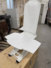 Badewannenlift mit Akku und Ladekabel – bis 150 kg belastbar