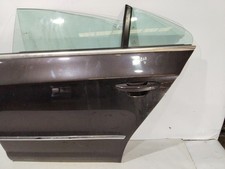 3C8833055E tür hinten links