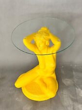 Figurentisch im Frauen Design